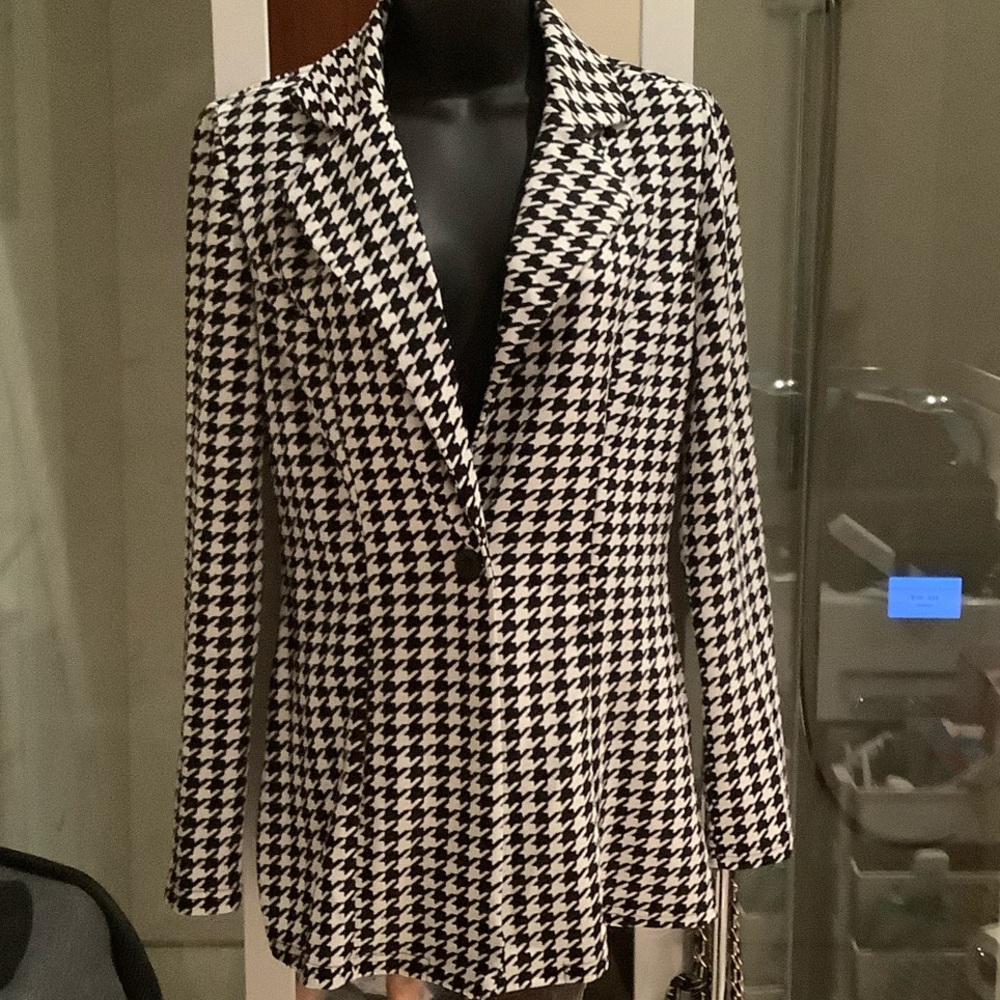 SHEIN Black and White Houndstooth Blazer